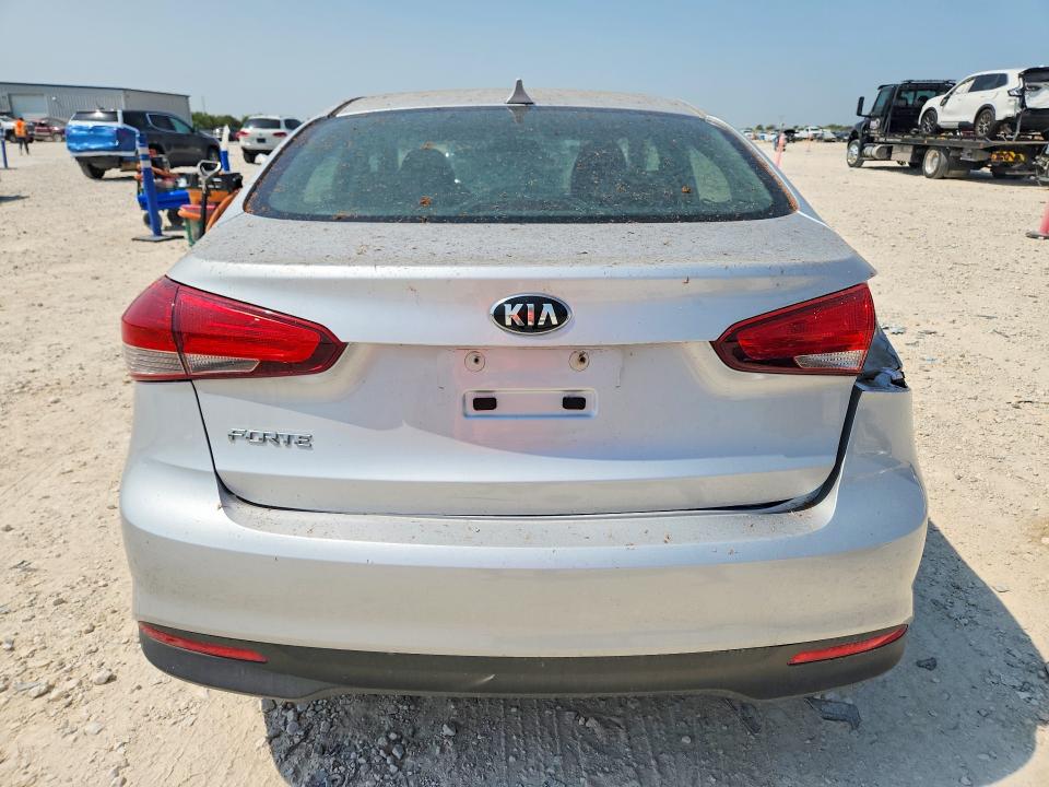 Photo 6 from auction – 2017 KIA FORTE with VIN 3KPFK4A73HE047422