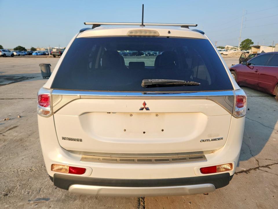 Photo 6 from auction – 2015 MITSUBISHI OUTLANDER with VIN JA4AD3A33FZ008658