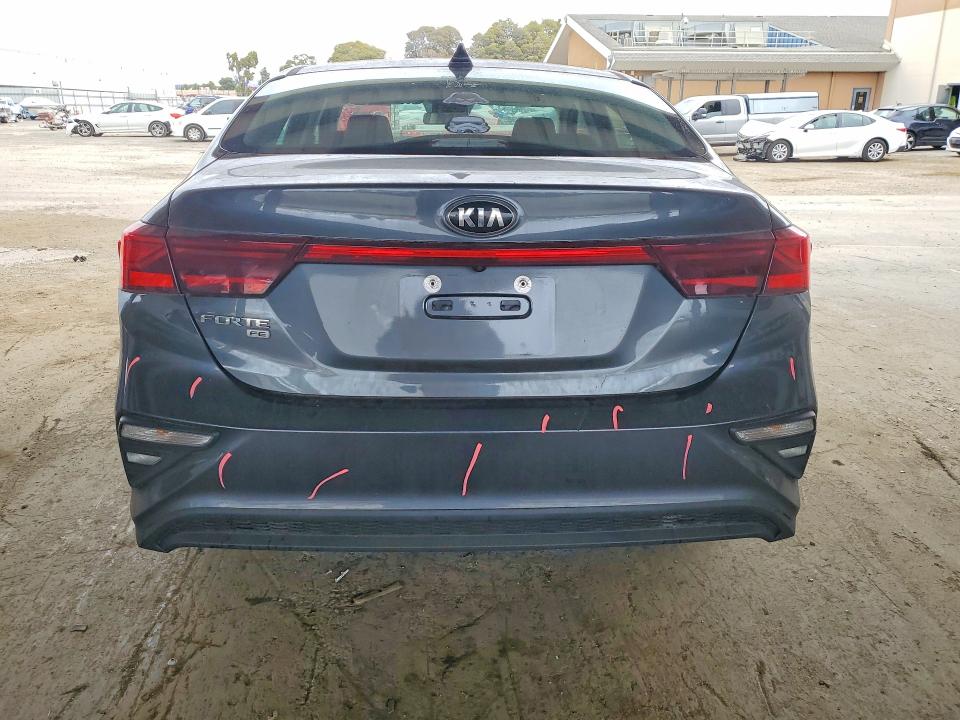 Photo 6 from auction – 2021 KIA FORTE with VIN 3KPF24AD0ME376661