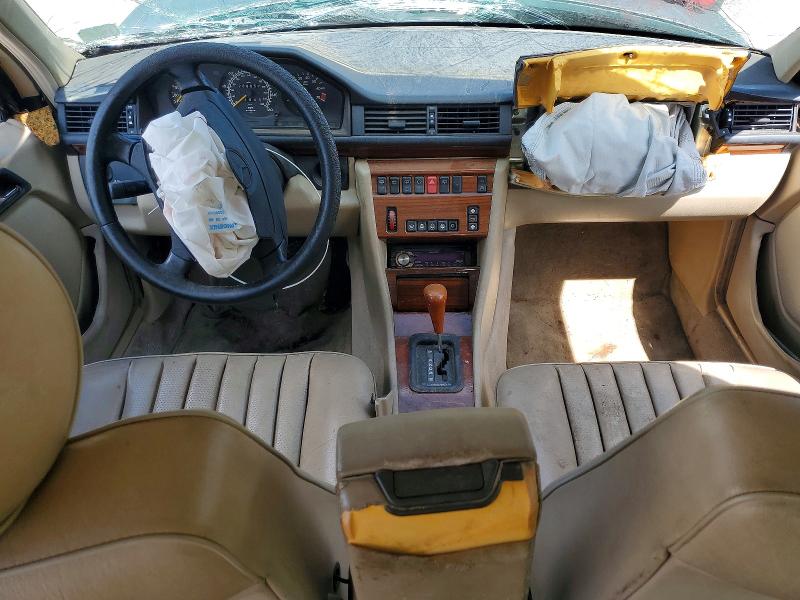 Photo 8 from auction – 1995 MERCEDES-BENZ E with VIN WDBEA92E6SF321247