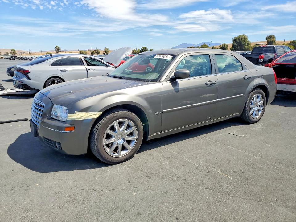 CHRYSLER 300 2008 with VIN 2C3LA53GX8H165422 - Photo from auction