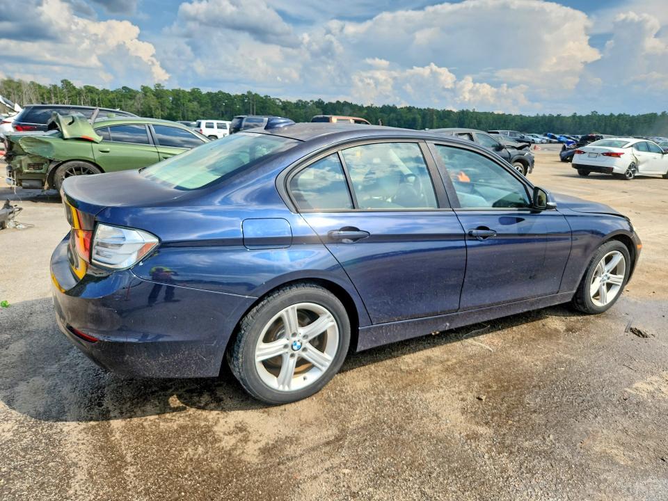 Photo 3 from auction – 2012 BMW 328 with VIN WBA3C1C59CF433090
