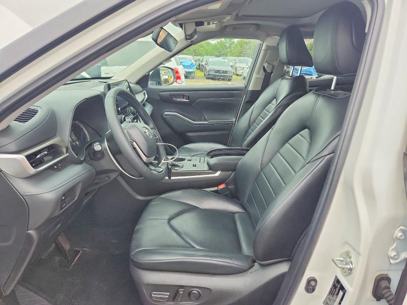 Снимка 7 от търг – 2022 TOYOTA HIGHLANDER HYBRID с VIN 5TDGBRCH9NS548856