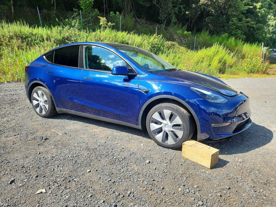 Photo 4 from auction – 2022 TESLA MODEL Y with VIN 7SAYGAEE1NF533270