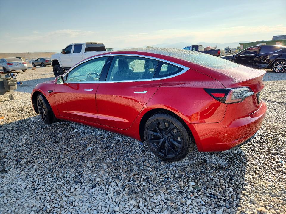 Foto 2 de la subasta – 2020 TESLA MDL 3 con VIN 5YJ3E1EB8LF710994
