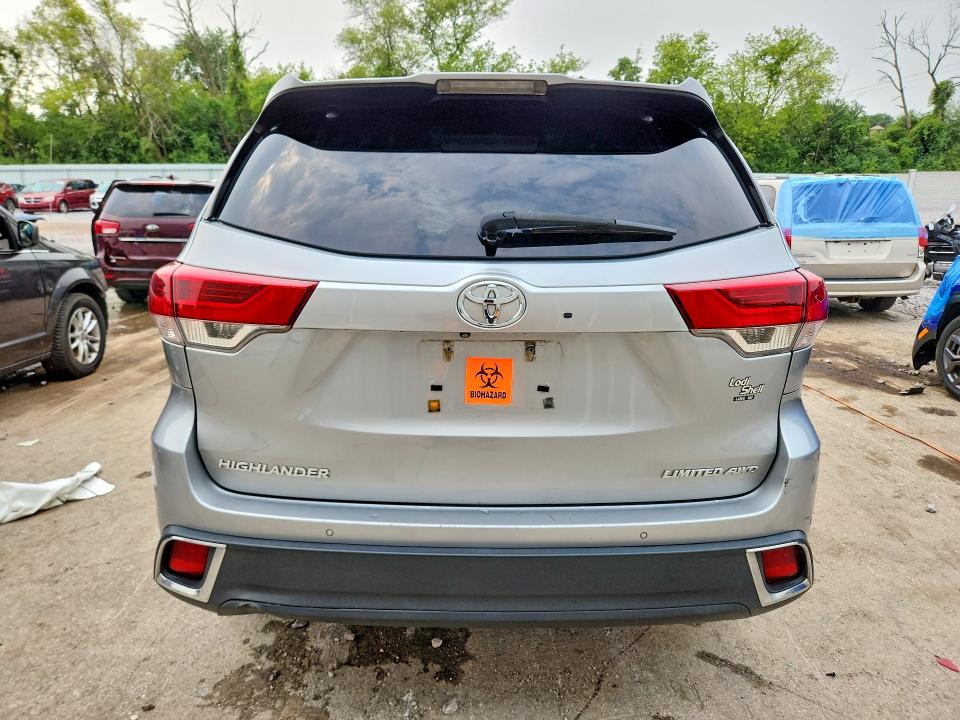 Photo 6 from auction – 2017 TOYOTA HIGHLANDER with VIN 5TDDZRFH7HS384361