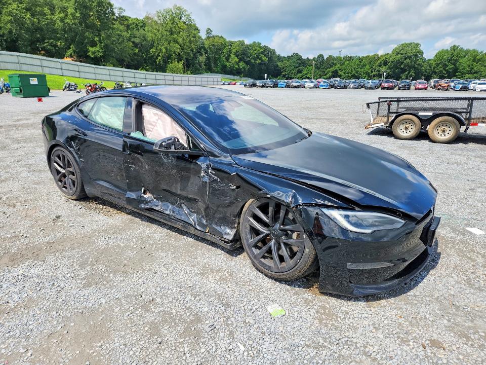 Photo 4 from auction – 2022 TESLA MODEL S with VIN 5YJSA1E52NF490434