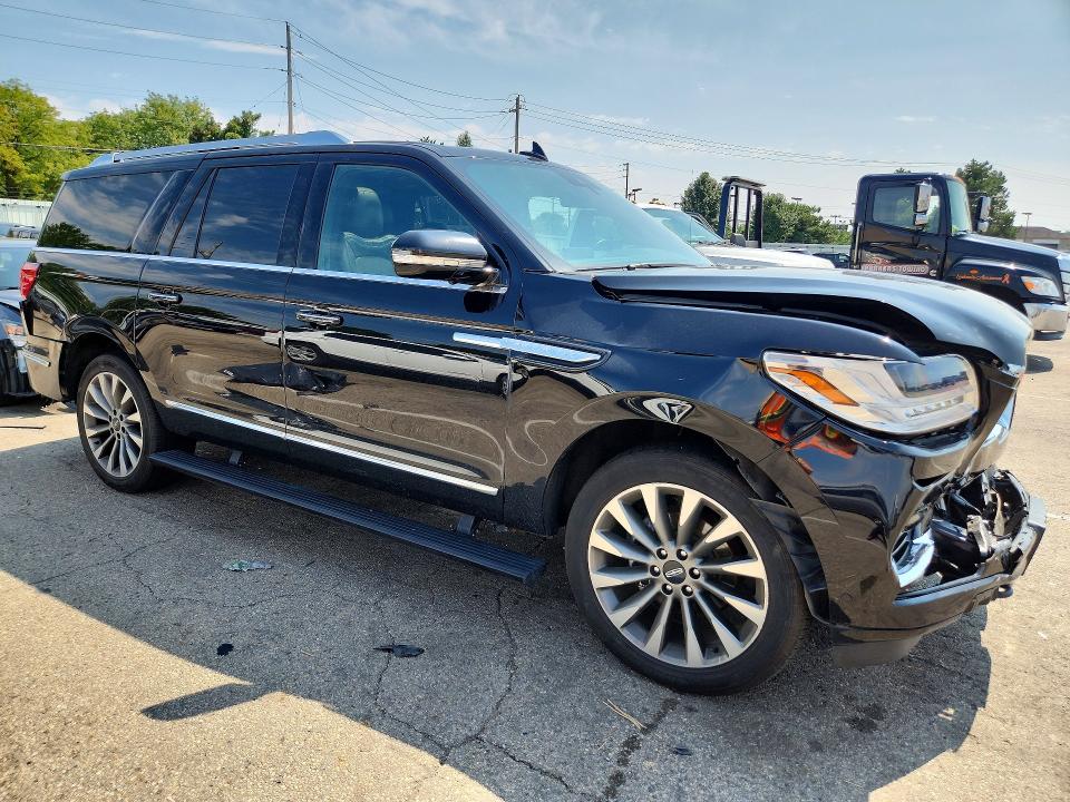Photo 4 from auction – 2020 LINCOLN NAVIGATOR with VIN 5LMJJ3LT6LEL00747