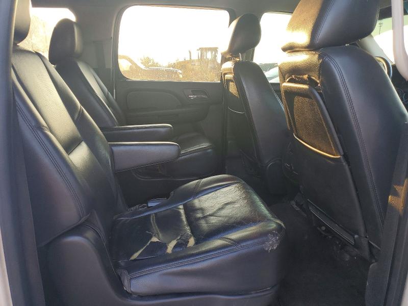 Photo 11 from auction – 2013 CHEVROLET SUBURBAN with VIN 1GNSKKE74DR374141