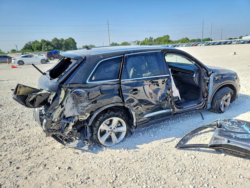 Photo 3 from auction – 2021 AUDI Q7 with VIN WA1AXAF77MD021897