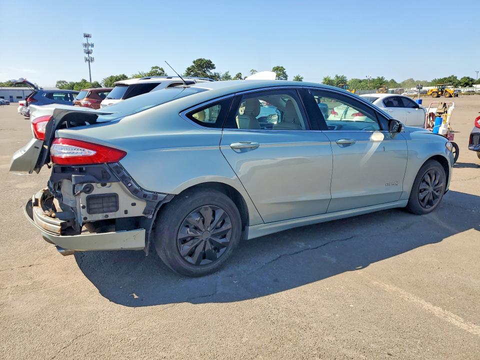Photo 3 from auction – 2013 FORD FUSION with VIN 3FA6P0LUXDR224697