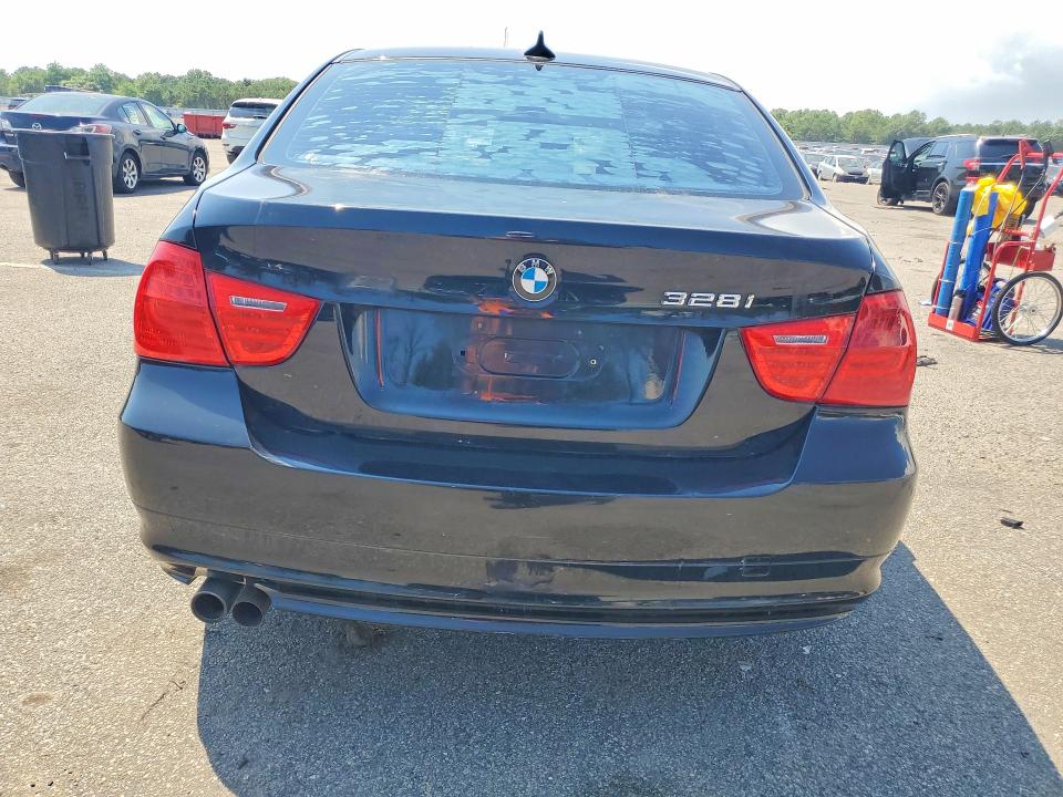 Photo 6 from auction – 2011 BMW 328 with VIN WBAPK7C53BA820902
