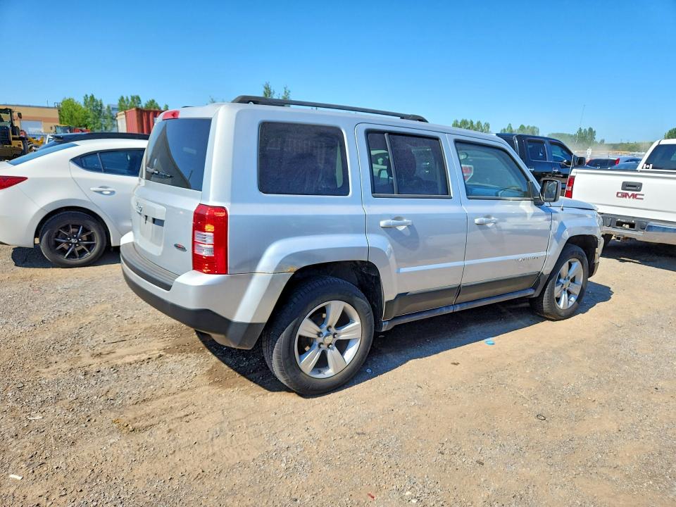 Photo 3 from auction – 2011 JEEP PATRIOT with VIN 1J4NF2GB3BD272412