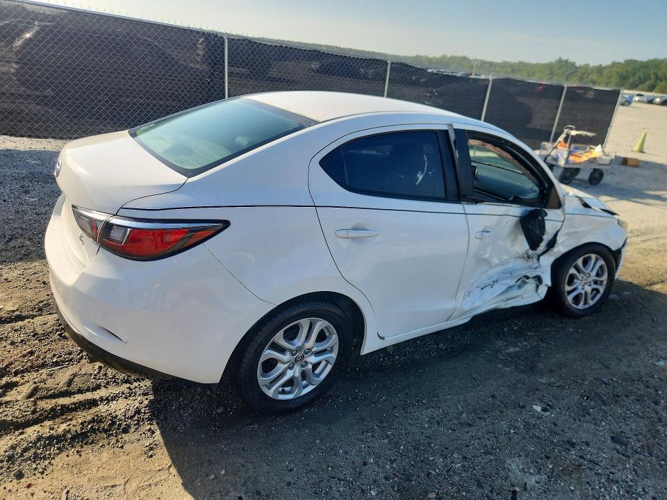 Photo 3 from auction – 2016 SCION IA with VIN 3MYDLBZV4GY133283