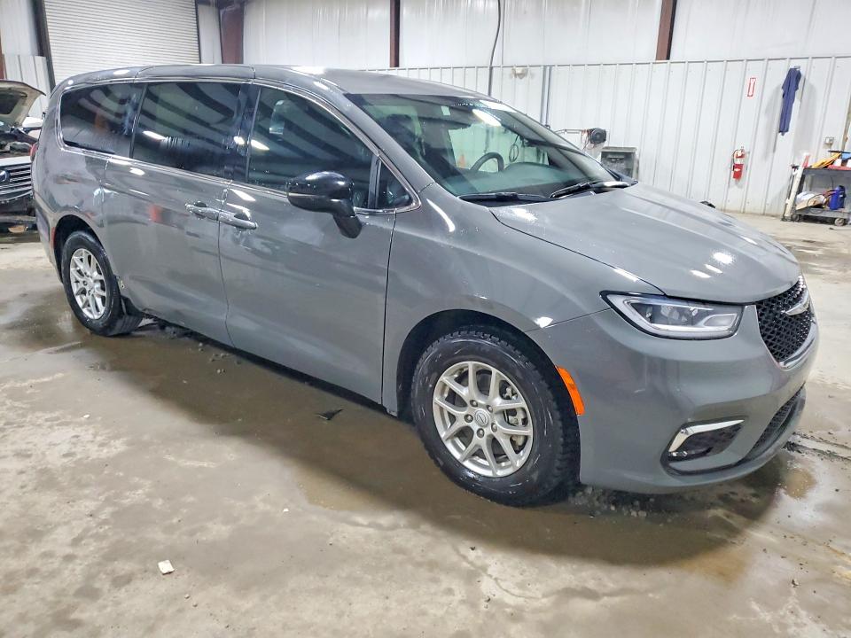 Photo 4 from auction – 2025 CHRYSLER PACIFICA with VIN 2C4RC1BG9SR587659