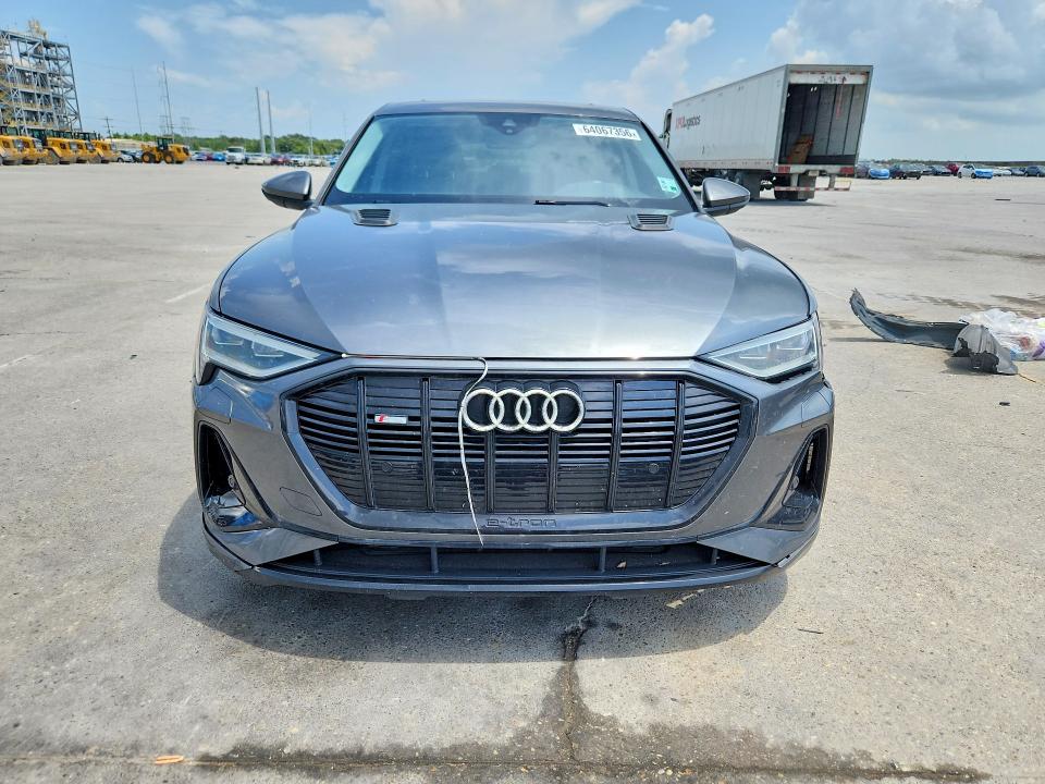 صورة رقم 5 من المزاد - 2021 AUDI E-TRON مع VIN WA11AAGE7MB010103