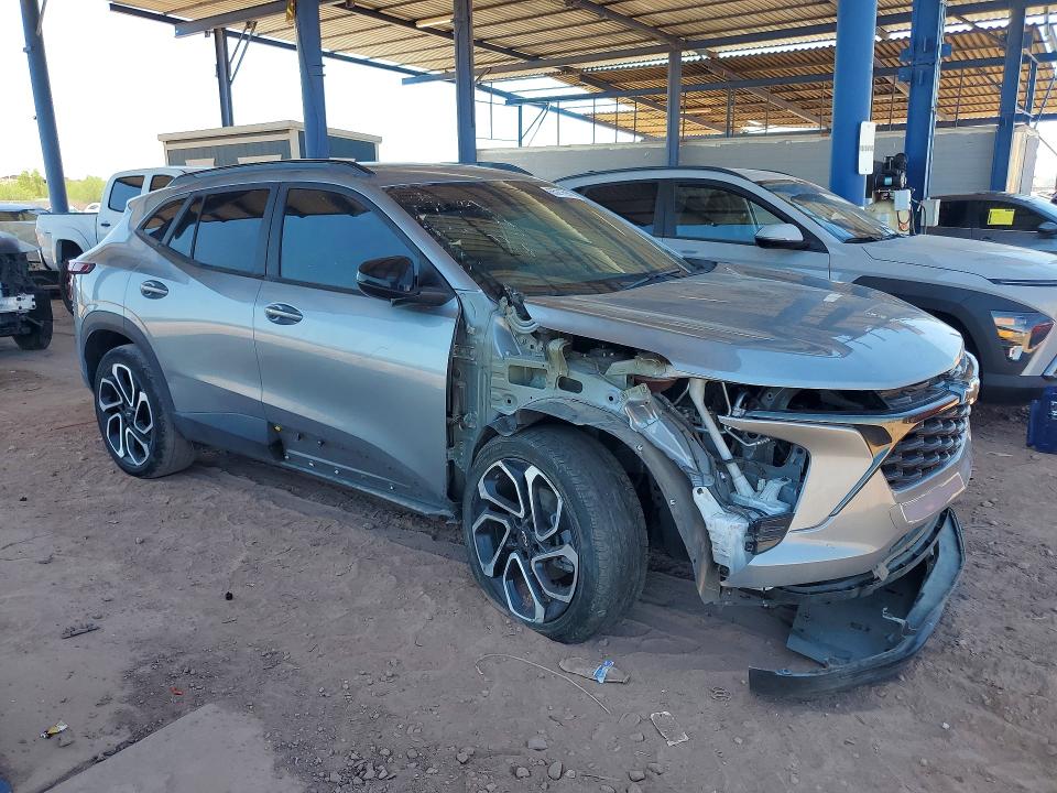 Photo 4 from auction – 2024 CHEVROLET TRAX with VIN KL77LJE20RC035412