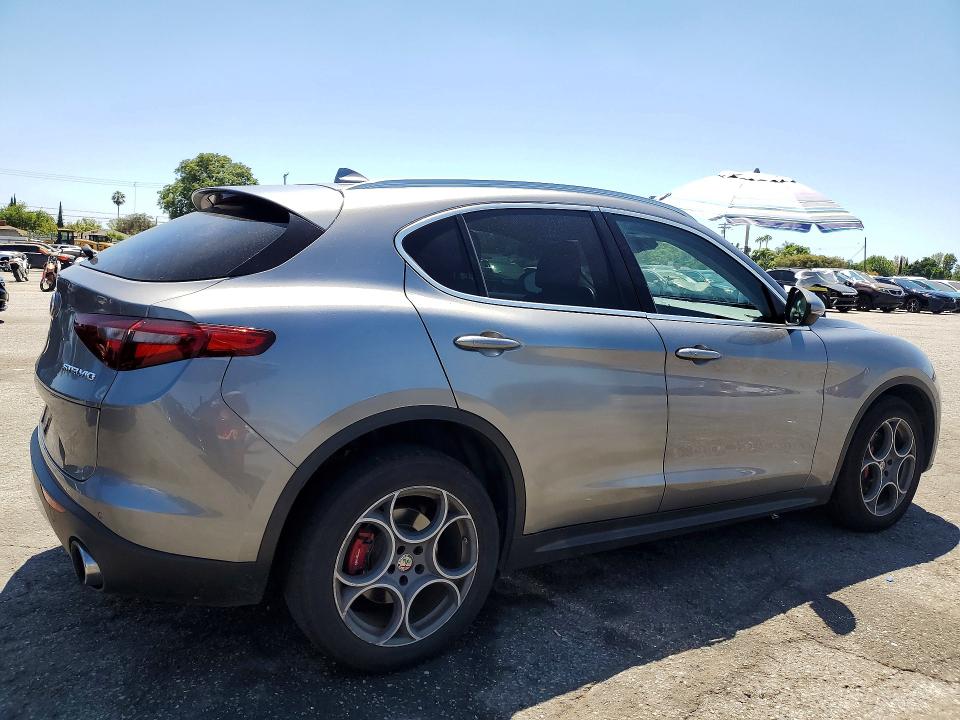 Photo 3 from auction – 2018 ALFA ROMEO STELVIO with VIN ZASFAKBN6J7B66843