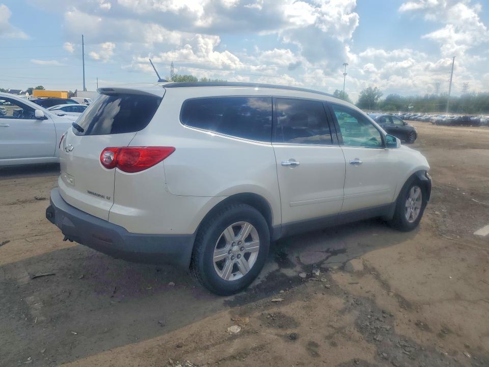 Photo 3 from auction – 2011 CHEVROLET TRAVERSE with VIN 1GNKVGED1BJ353589