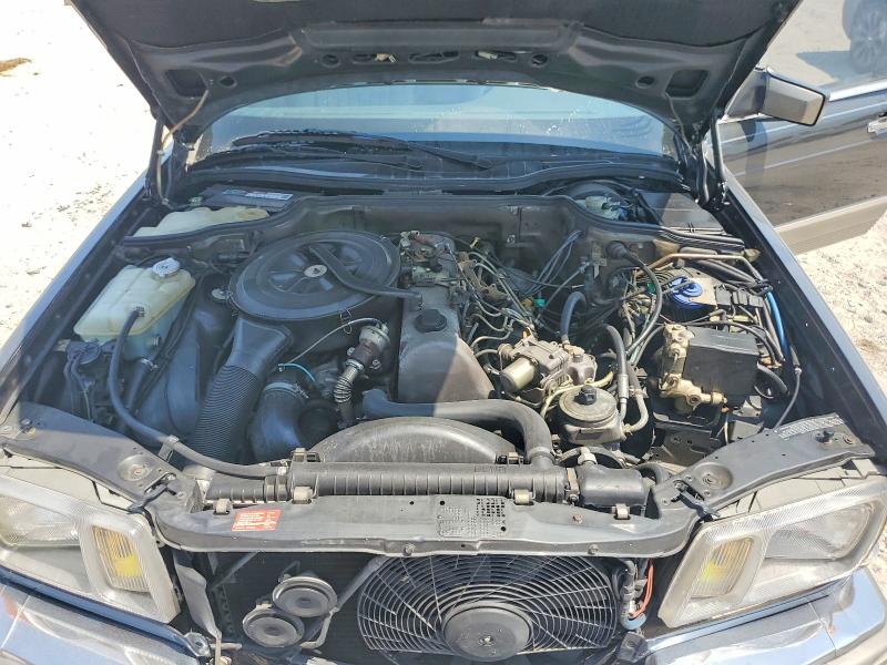 Photo 11 from auction – 1985 MERCEDES-BENZ 300 with VIN WDBCB20C0FA124834