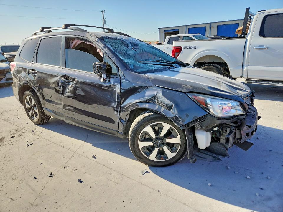 Фото 4 с аукциона – 2018 SUBARU FORESTER с VIN JF2SJAEC2JH577633