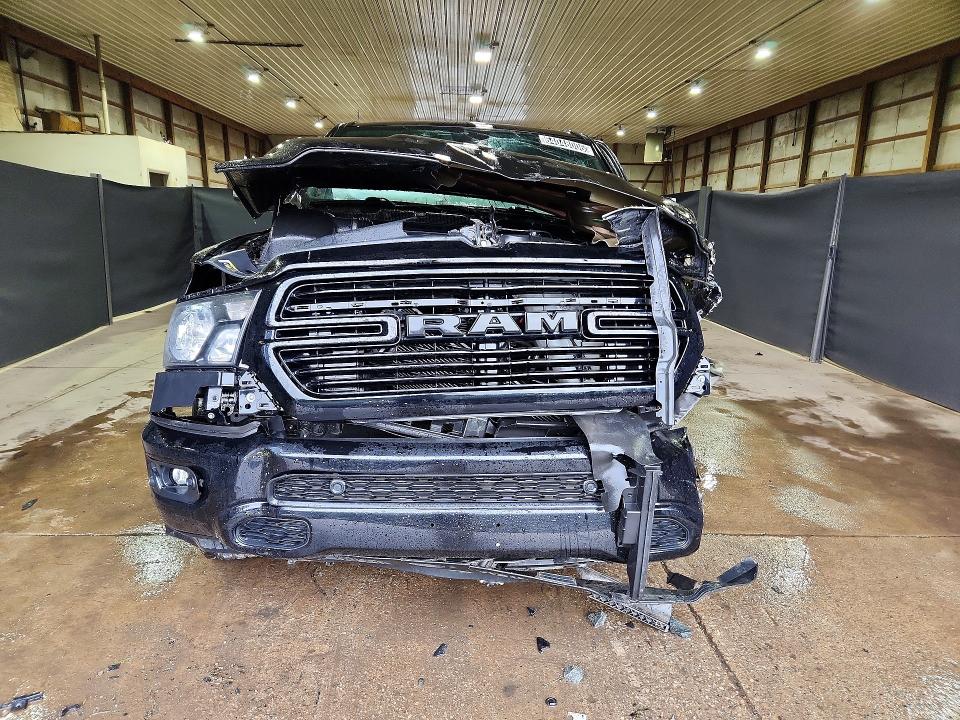 صورة رقم 5 من المزاد - 2019 RAM 1500 مع VIN 1C6SRFFT8KN899206