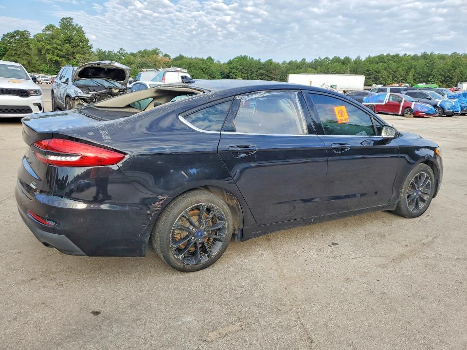 صورة رقم 3 من المزاد - 2020 FORD FUSION مع VIN 3FA6P0HD1LR251682