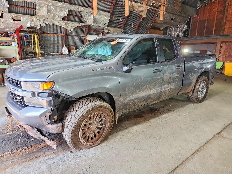 CHEVROLET SILVERADO 2020 with VIN 1GCRYBEH5LZ332235 - Photo from auction