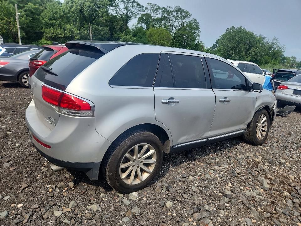 Photo 3 from auction – 2012 LINCOLN MKX with VIN 2LMDJ8JK5CBL07714