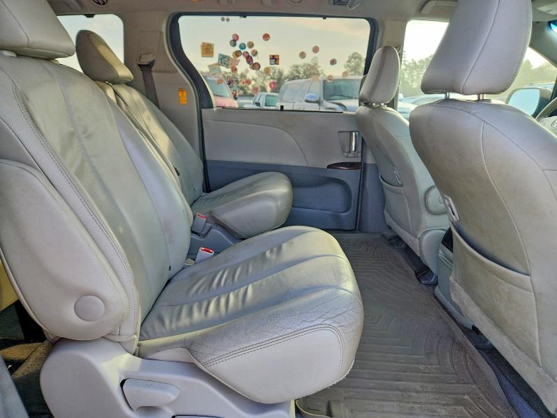 Photo 11 from auction – 2013 TOYOTA SIENNA with VIN 5TDYK3DC8DS399472