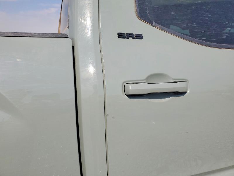 Photo 10 from auction – 2022 TOYOTA TUNDRA with VIN 5TFLA5DB2NX045104