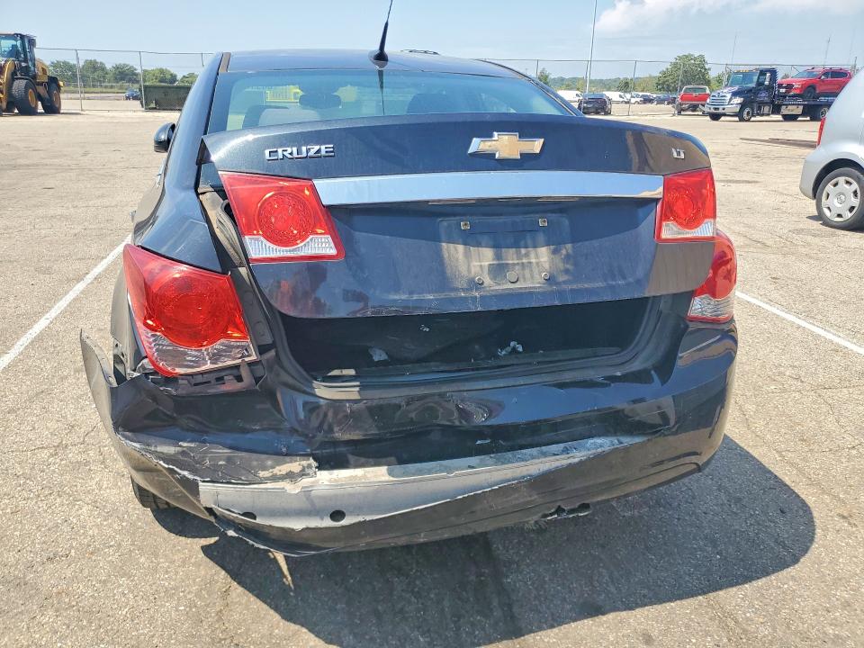Photo 6 from auction – 2014 CHEVROLET CRUZE with VIN 1G1PC5SB3E7357343
