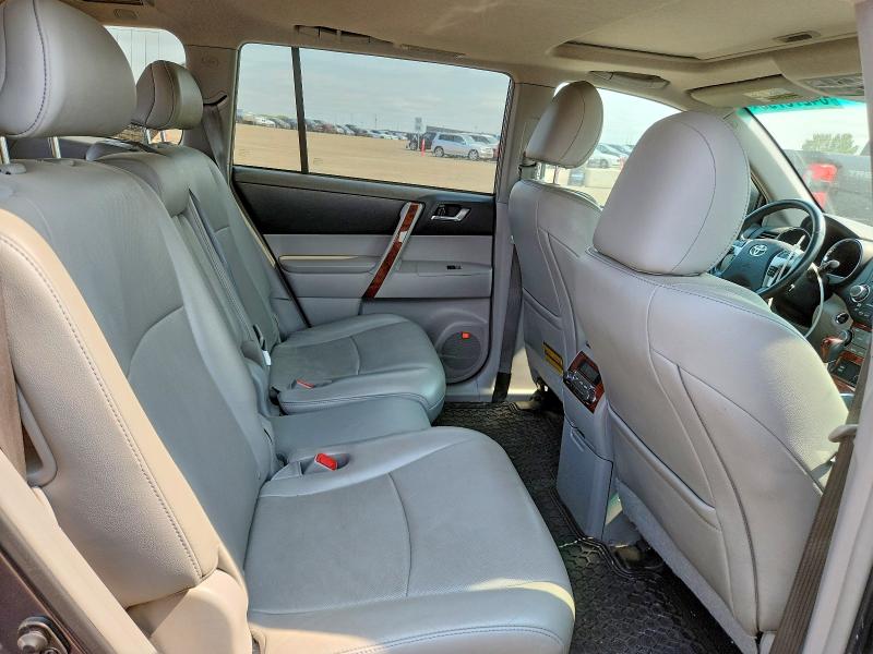 Photo 11 from auction – 2013 TOYOTA HIGHLANDER with VIN 5TDDK3EH8DS201157