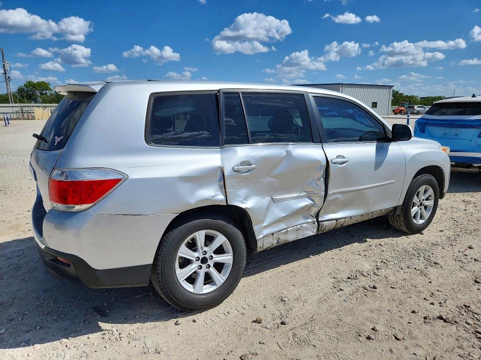 Photo 3 from auction – 2013 TOYOTA HIGHLANDER with VIN 5TDZK3EH1DS101780
