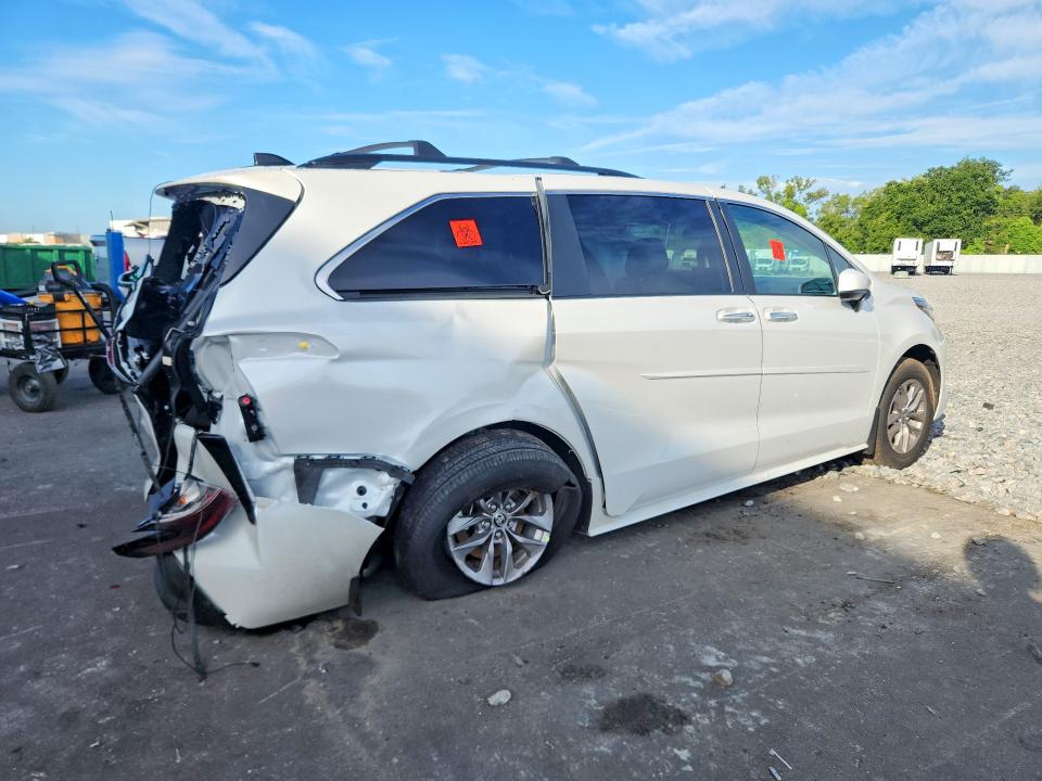 Photo 3 from auction – 2026 TOYOTA SIENNA with VIN 5TDYRKEC5TS333867