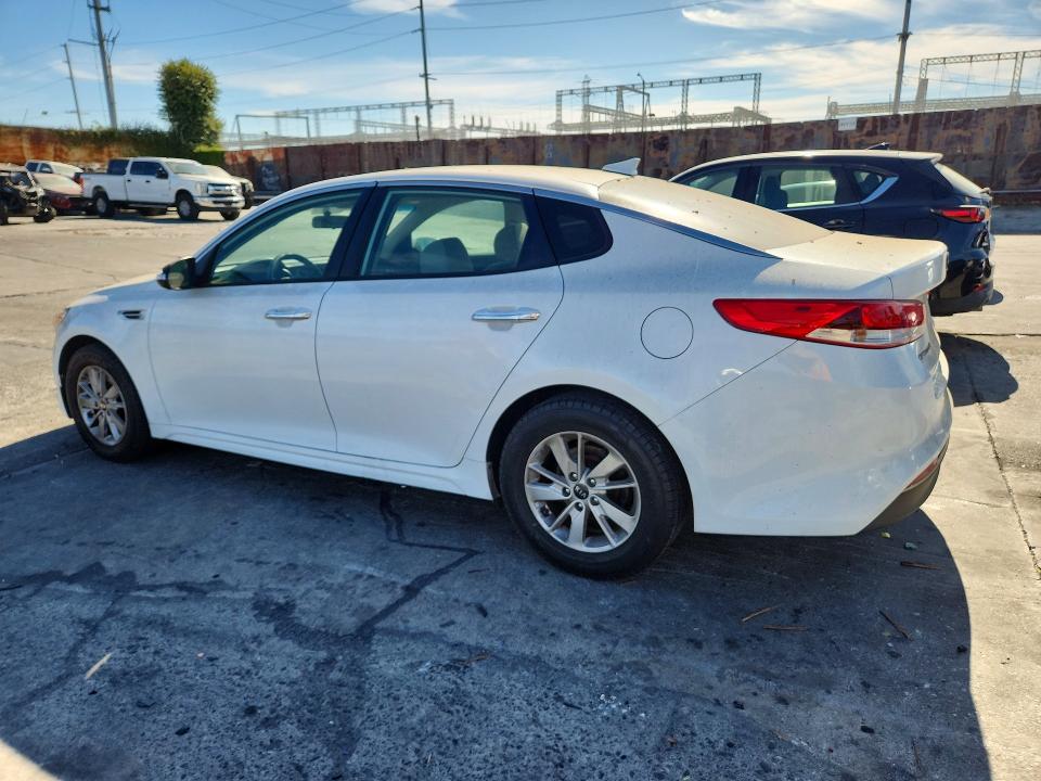 Photo 2 from auction – 2016 KIA OPTIMA with VIN 5XXGT4L32GG054301