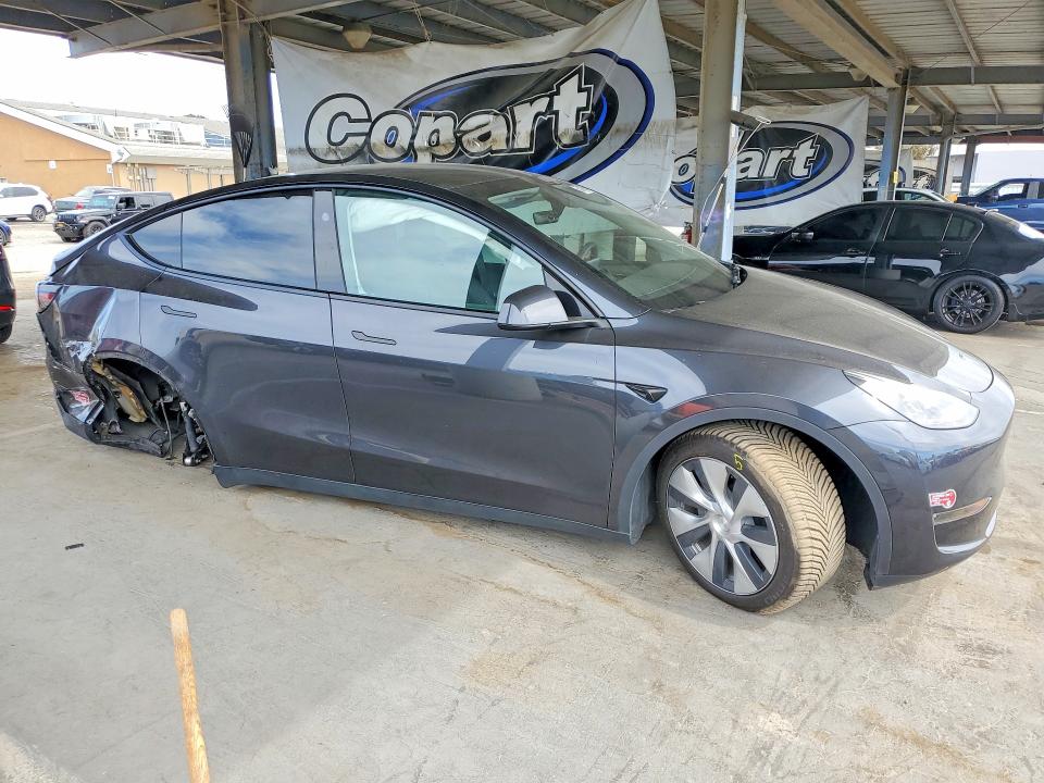 Photo 4 from auction – 2024 TESLA MODEL Y with VIN 7SAYGDEE2RF014123