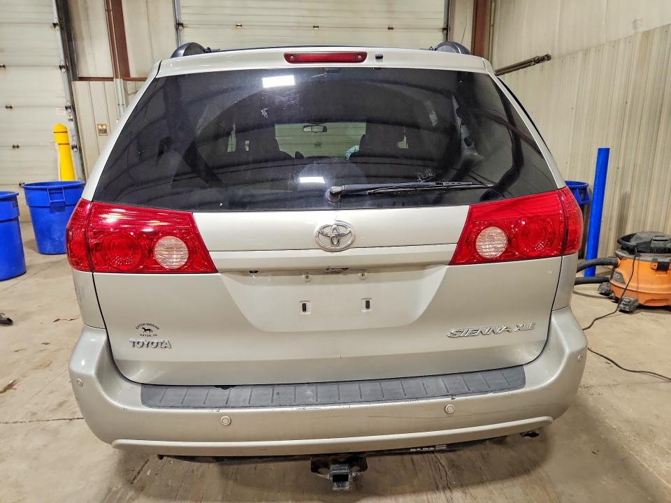 Photo 6 from auction – 2010 TOYOTA SIENNA with VIN 5TDYK4CC1AS327046
