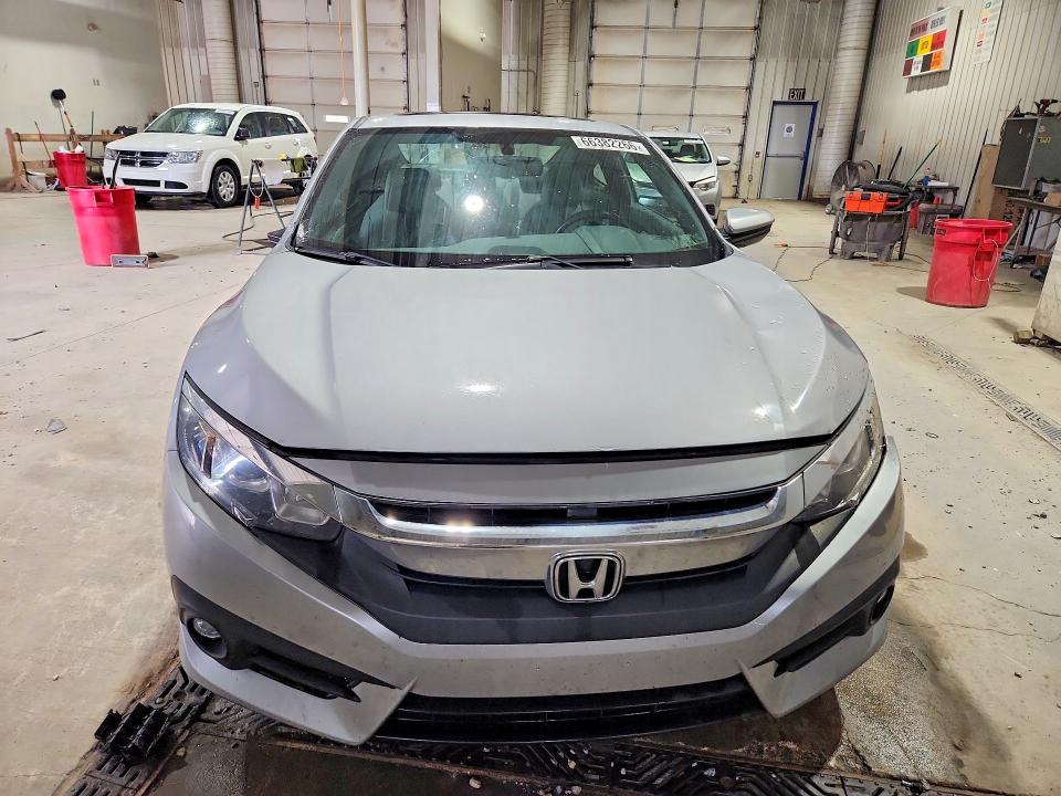 Photo 5 from auction – 2016 HONDA CIVIC with VIN 2HGFC3B71GH351780