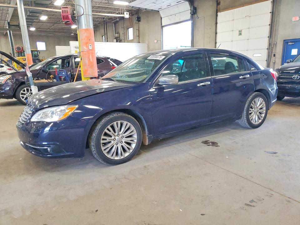 CHRYSLER 200 2013 with VIN 1C3CCBCG9DN654954 - Photo from auction