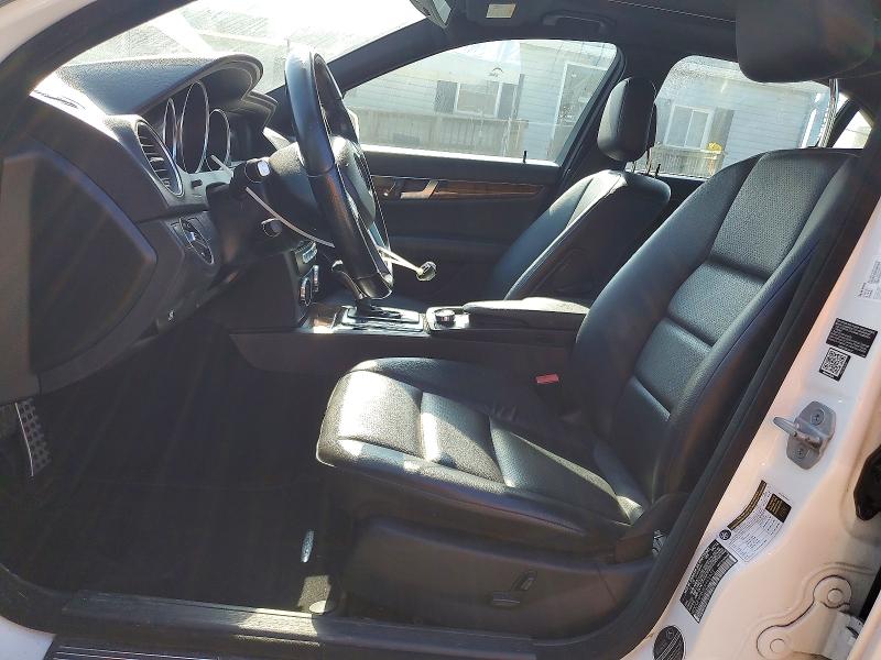 Photo 7 from auction – 2014 MERCEDES-BENZ C with VIN WDDGF4HB2EA963922