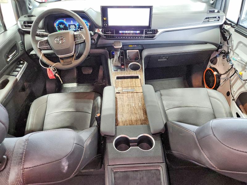 Photo 8 from auction – 2025 TOYOTA SIENNA with VIN 5TDESKFC3SS163397