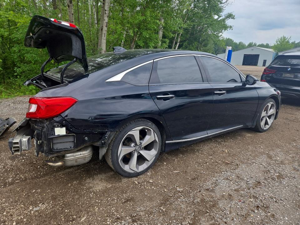 Photo 3 from auction – 2018 HONDA ACCORD with VIN 1HGCV1F90JA806928