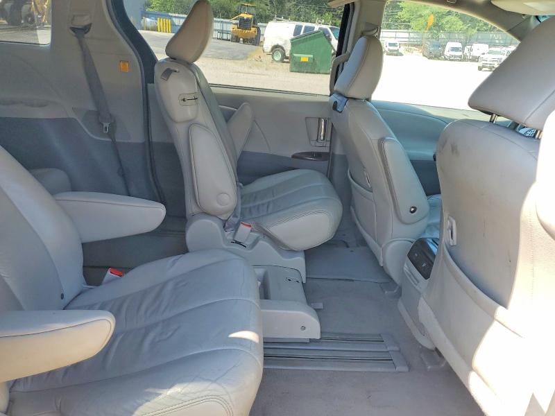 Photo 11 from auction – 2011 TOYOTA SIENNA with VIN 5TDYK3DC6BS059685