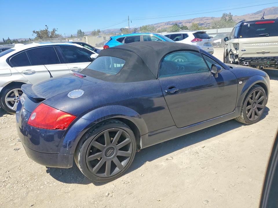 Photo 3 from auction – 2004 AUDI TT with VIN TRUUT28NX41004891