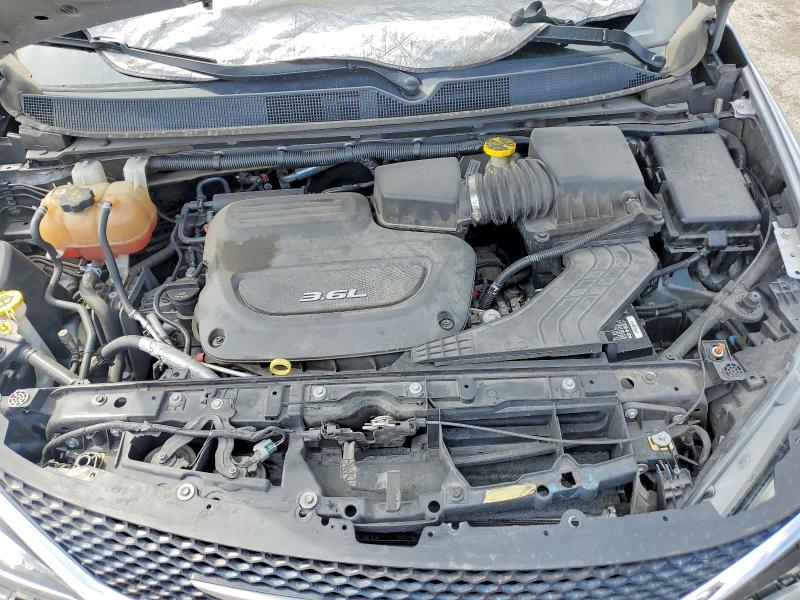 Снимка 12 от търг – 2018 CHRYSLER PACIFICA с VIN 2C4RC1FG1JR126156