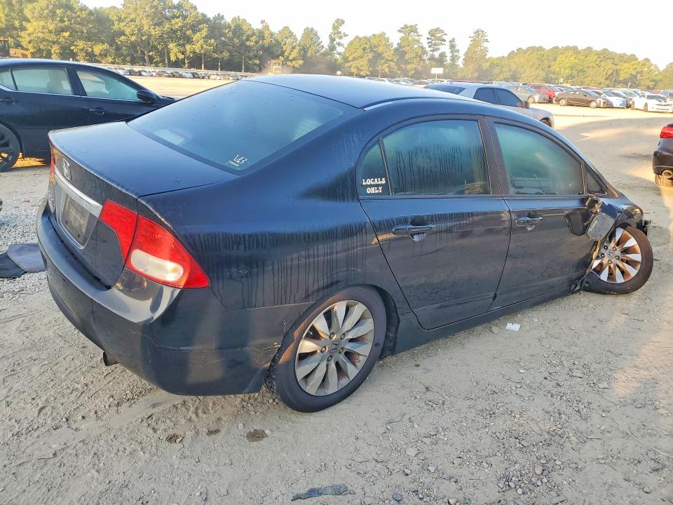 Photo 3 from auction – 2011 HONDA CIVIC with VIN 19XFA1F83BE018318