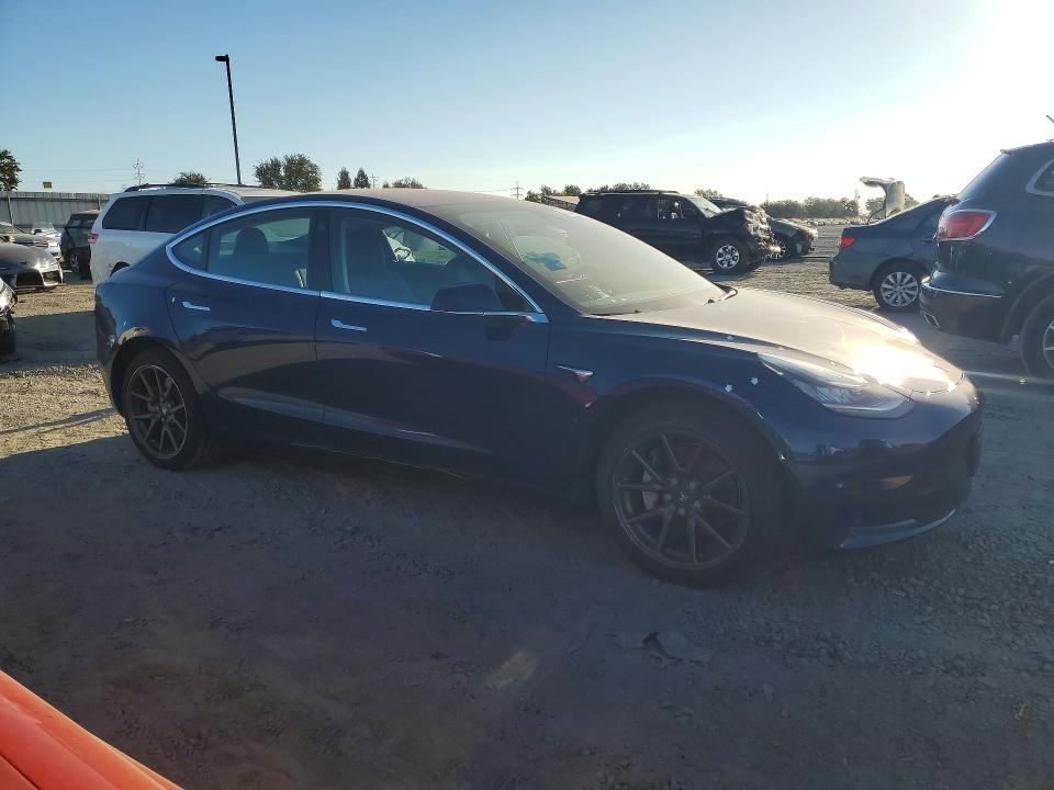 Photo 4 from auction – 2018 TESLA MODEL 3 with VIN 5YJ3E1EAXJF046184