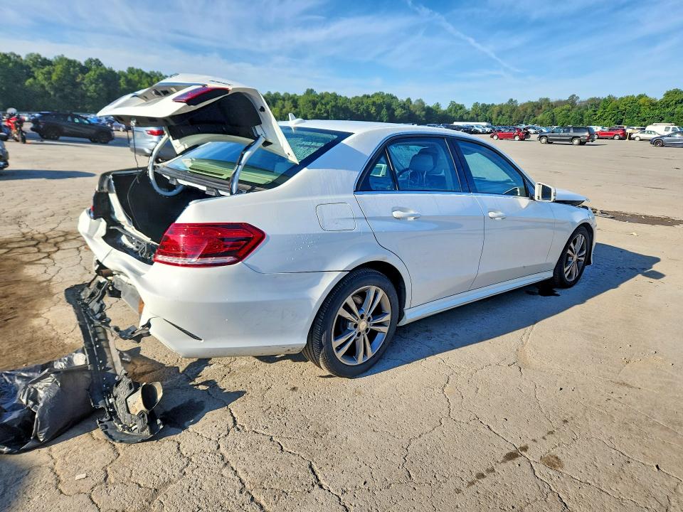 Photo 3 from auction – 2016 MERCEDES-BENZ E with VIN WDDHF9HBXGB200965