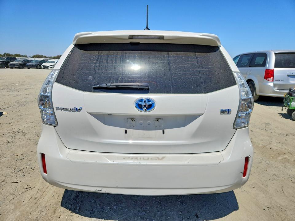 Photo 6 from auction – 2014 TOYOTA PRIUS V with VIN JTDZN3EU8E3328746